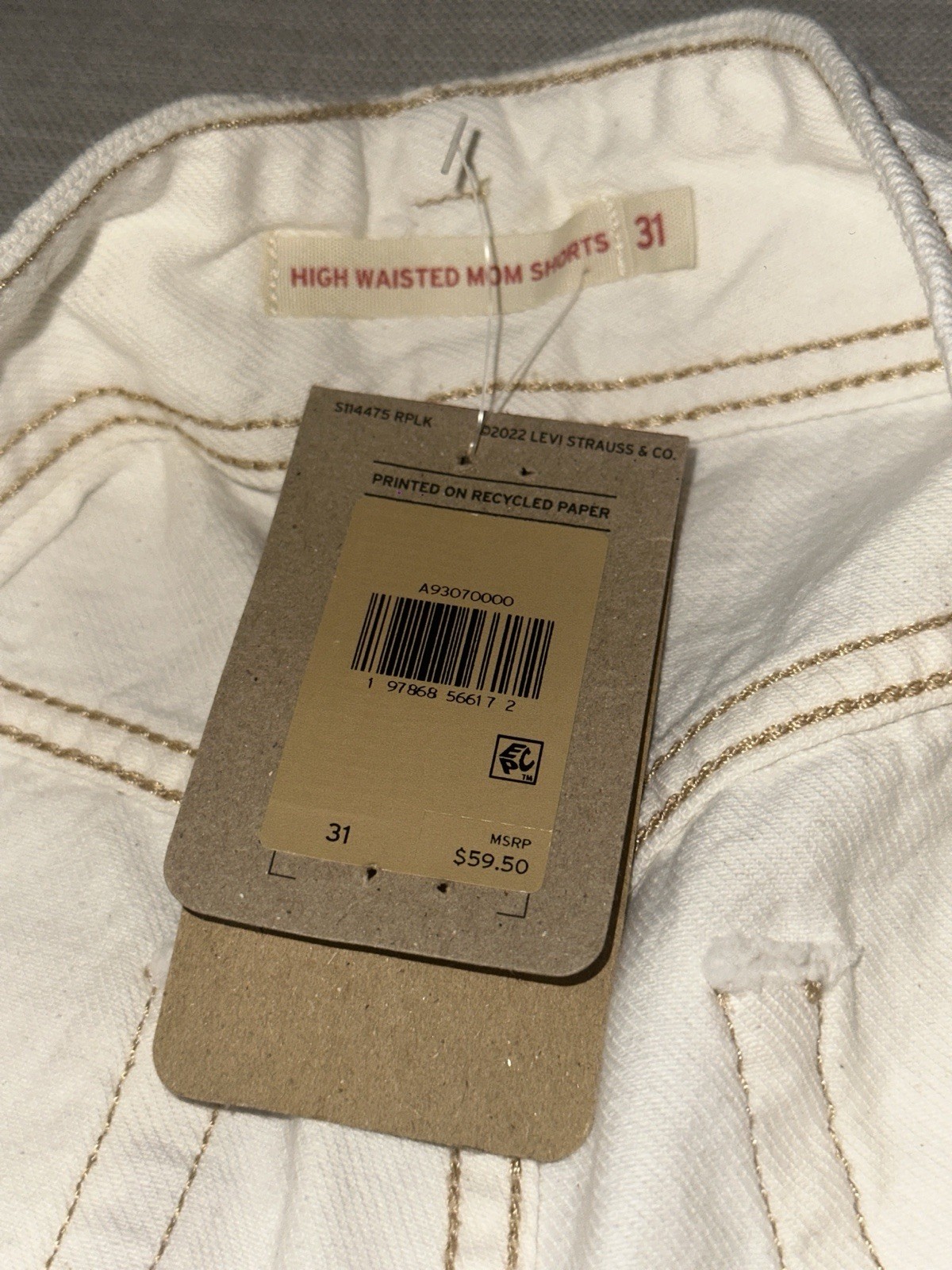 NWT LEVI’s HIGH WAISTED MOM SHORTS