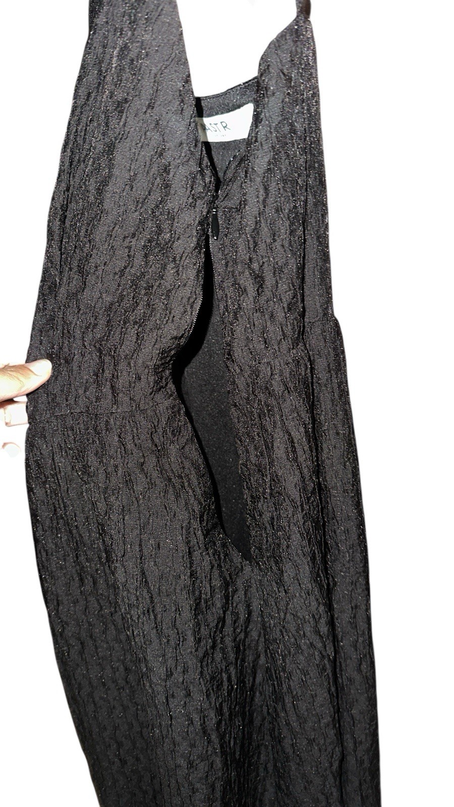 NWOT ASTR THE LABEL V NECK MIDI DRESS- BROKEN ZIPPER