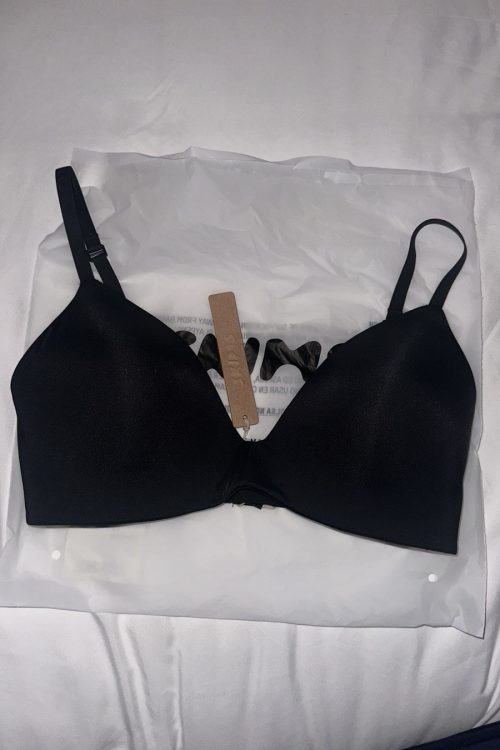 NWT SKIMS WIRELESS FORM TSHIRT BRA