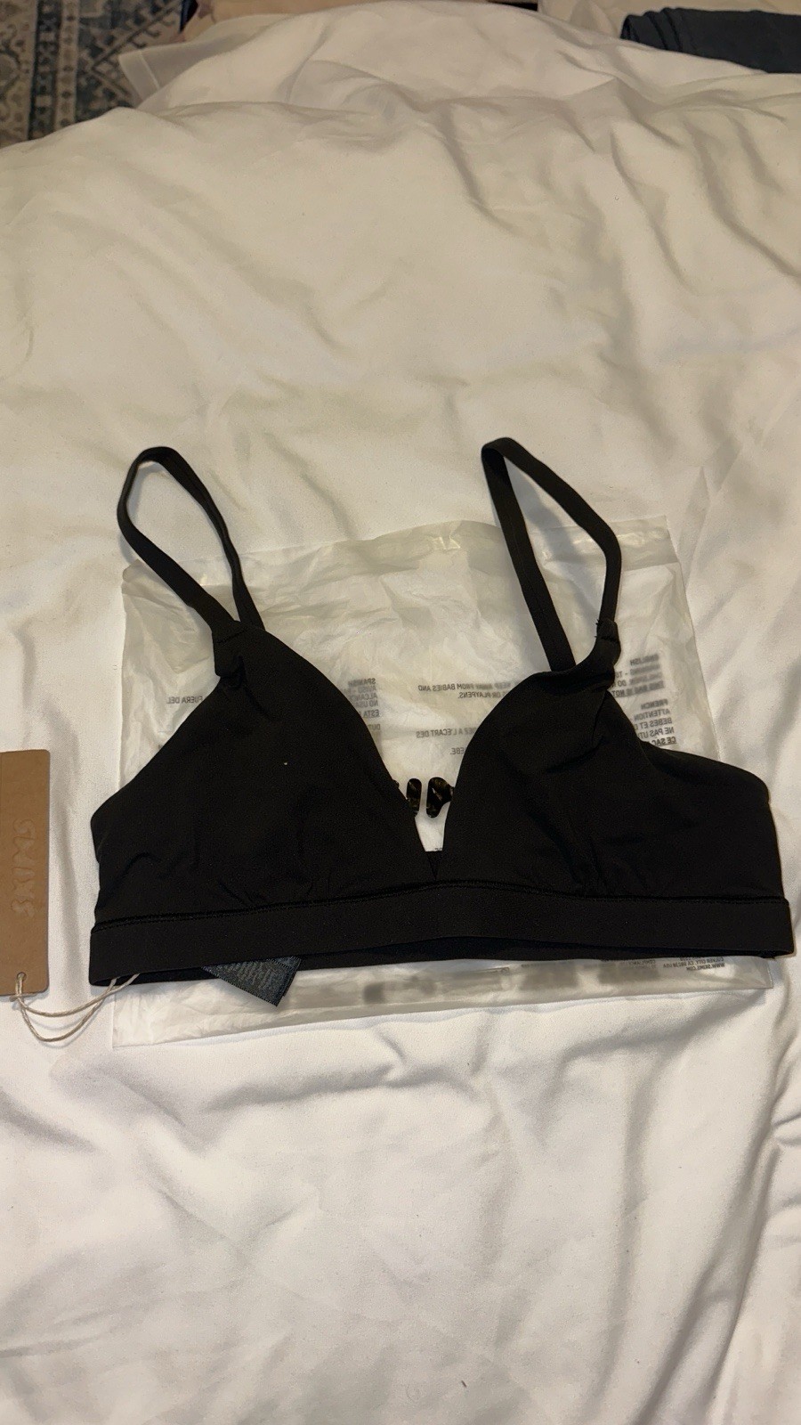 NWT SKIMS FITS EVERYBODY TRIANGLE BRALETTE
