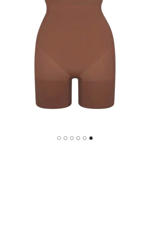 NWT SKIMS High Waisted Mid Thigh Short